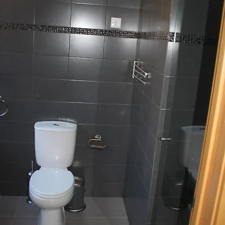 Lightoasis 3 アパート オエイラス