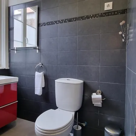 Lightoasis 3 アパート